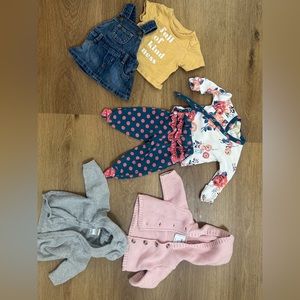 0-3 month baby lot.Brands include old navy, Matilda Jane, Gymboree & Little Co.
